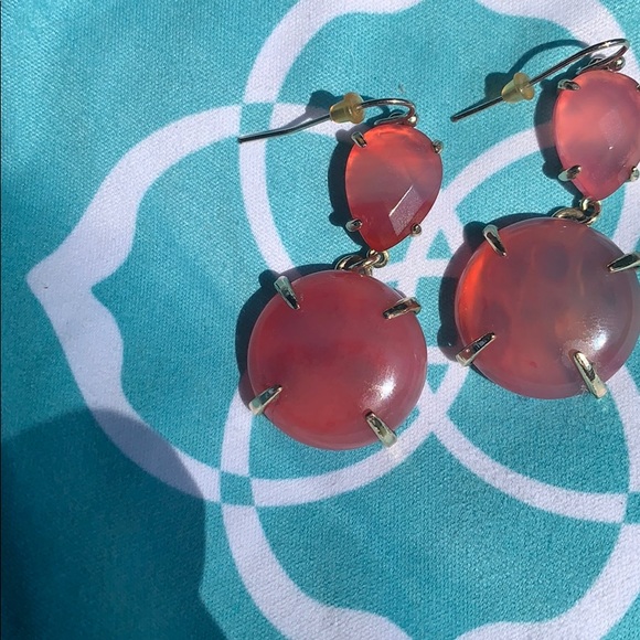 Kendra Scott Marinas / Pink Agate Earrings - Picture 2 of 8